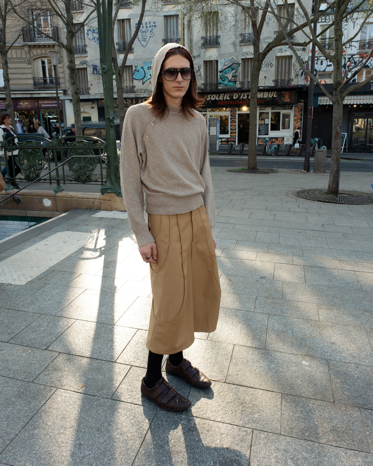 BEIGE