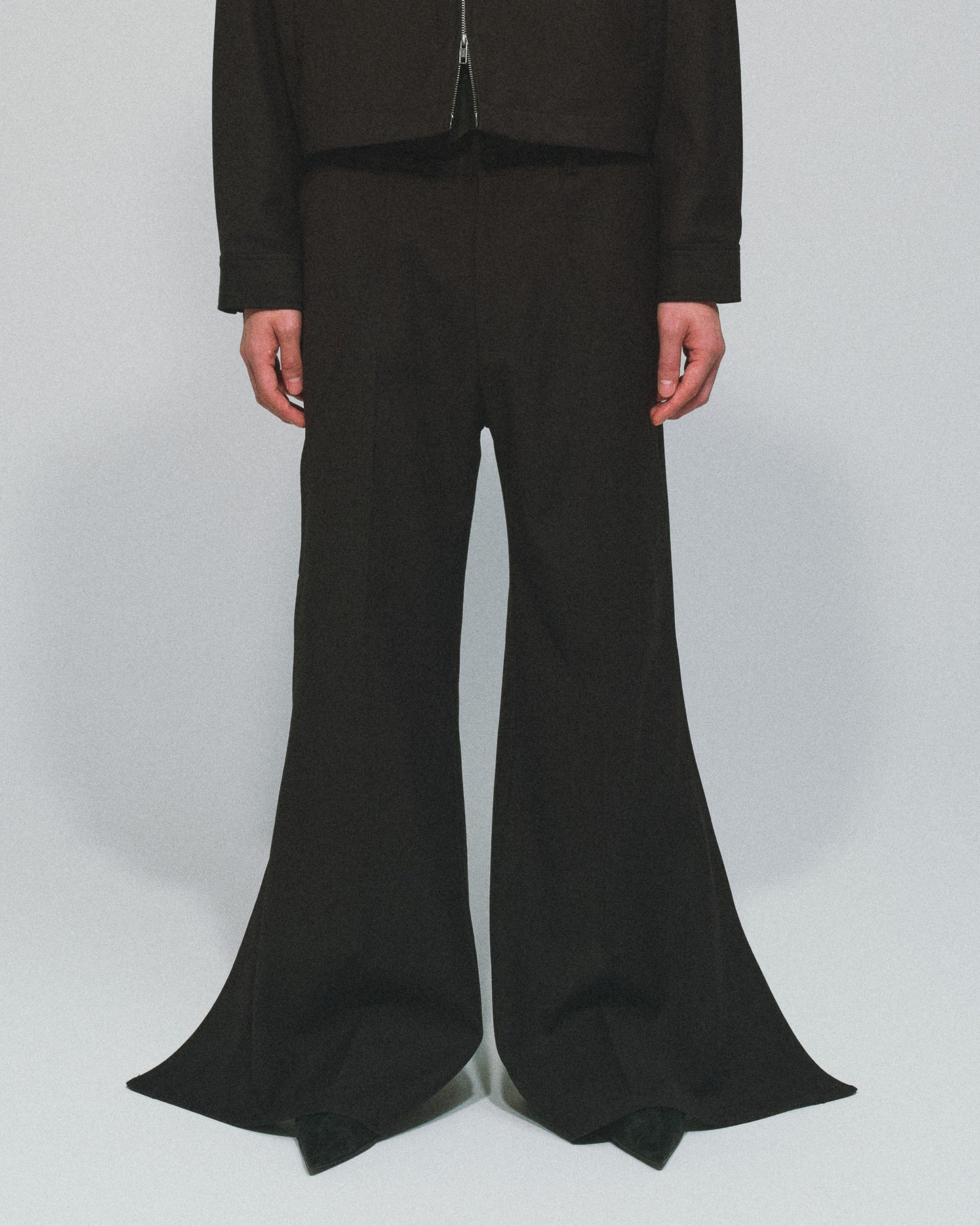 TUCK FLARE PANTS