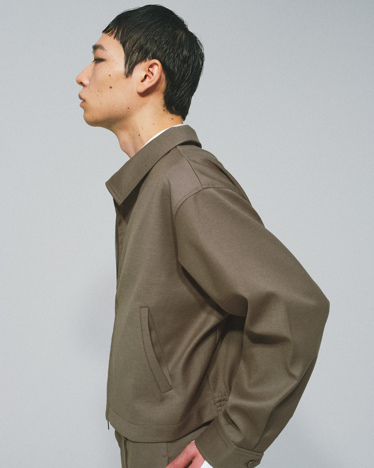 GRAY