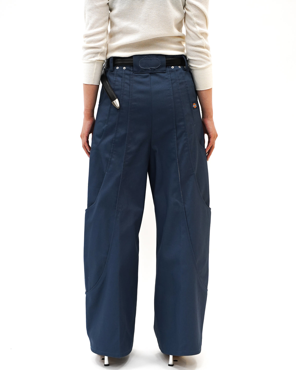 (×Dickies®) TUCK CURVE WIDE PANTS