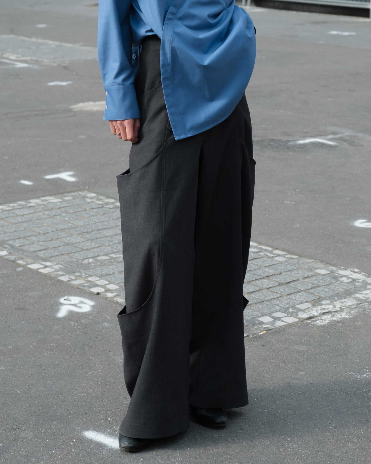 TUCK SIDE POCKET PANTS