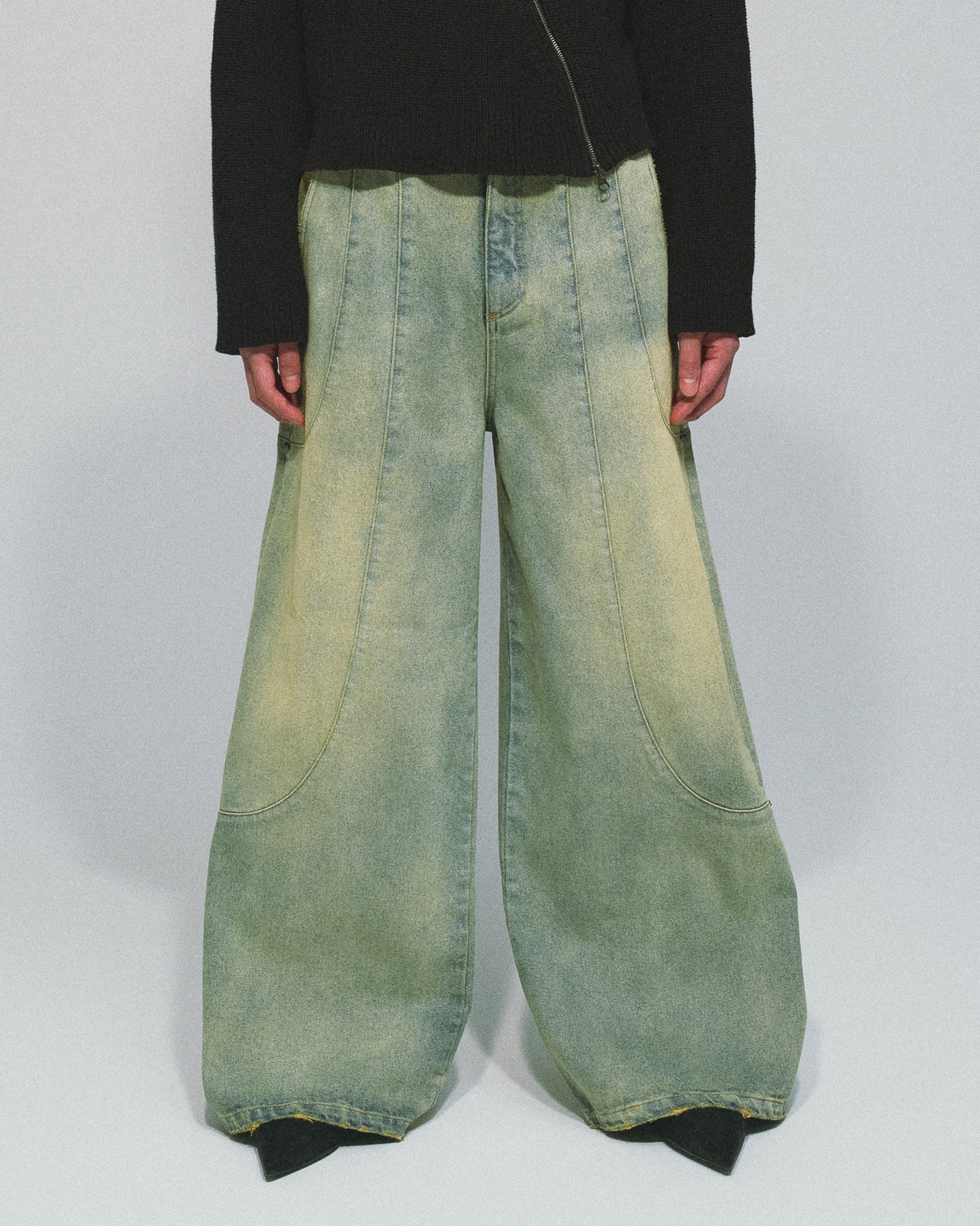 TUCK WIDE DENIM PANTS