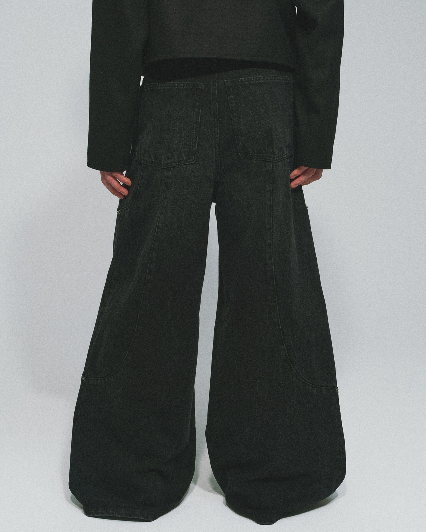 TUCK WIDE DENIM PANTS