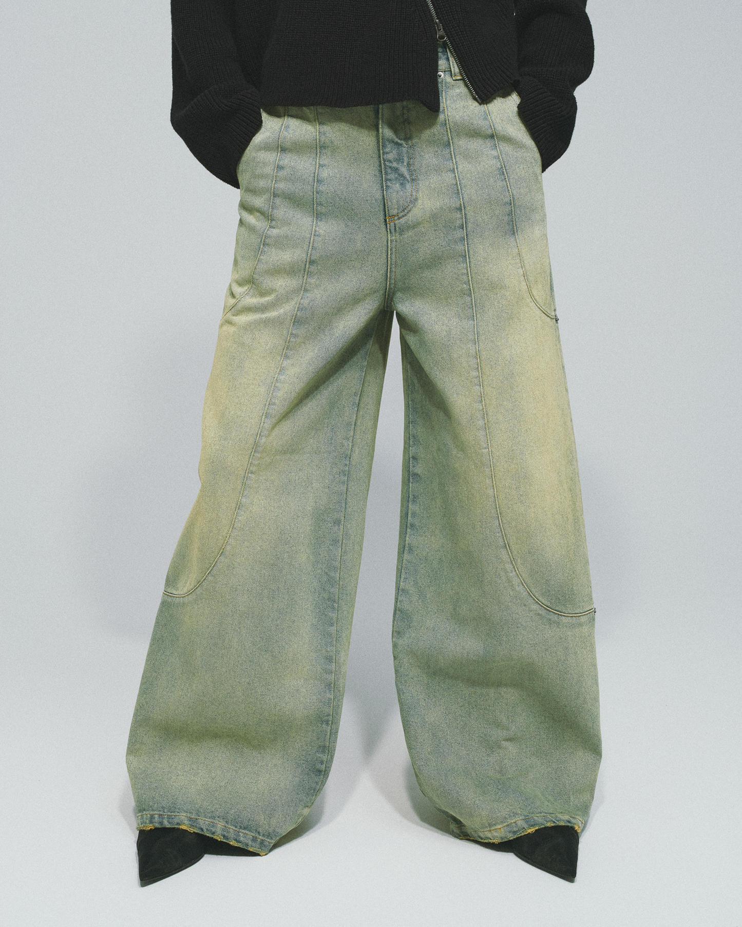TUCK WIDE DENIM PANTS