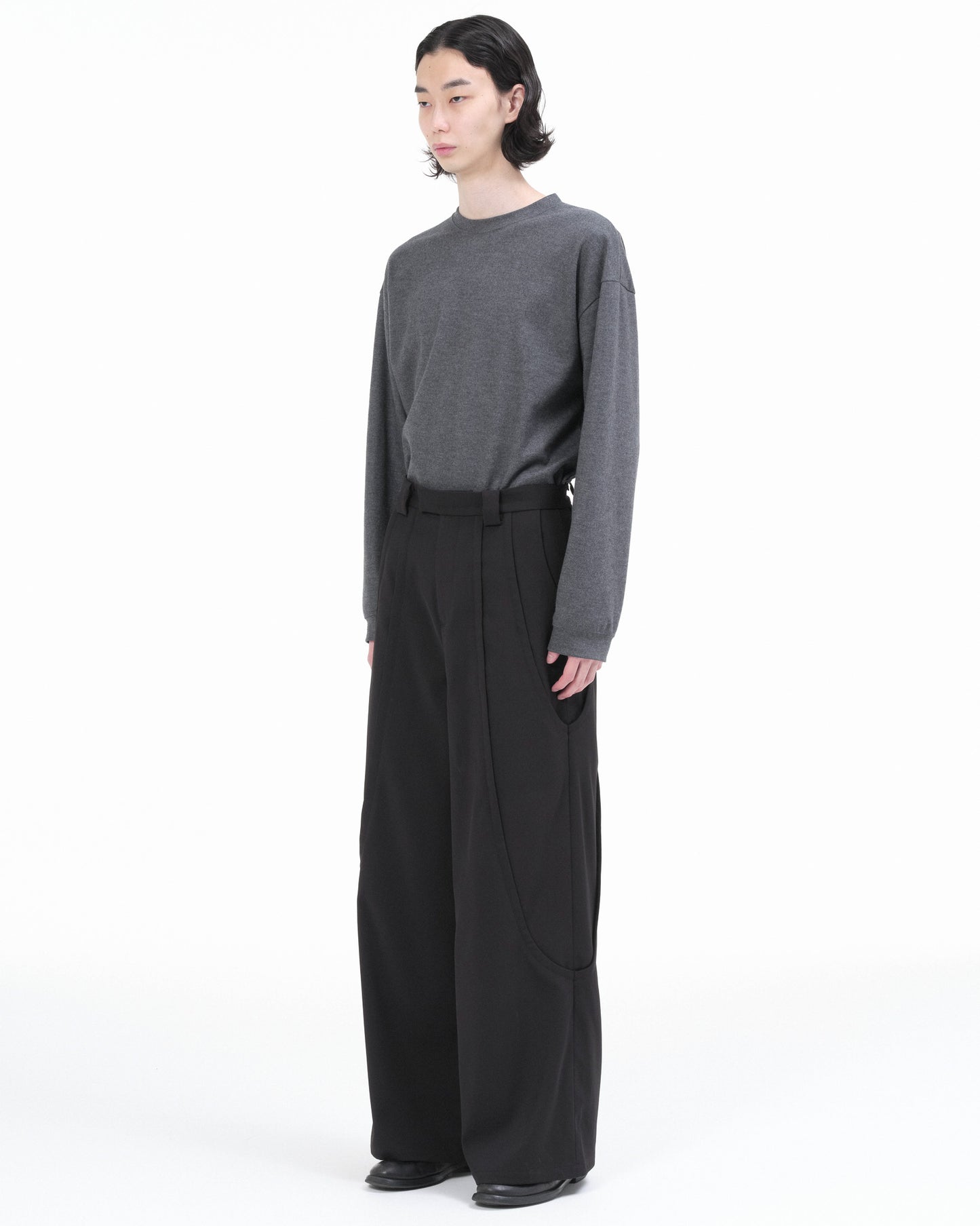 TUCK WIDE PANTS