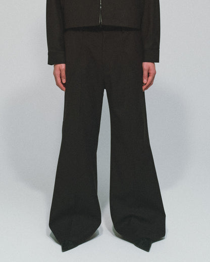 TUCK FLARE PANTS