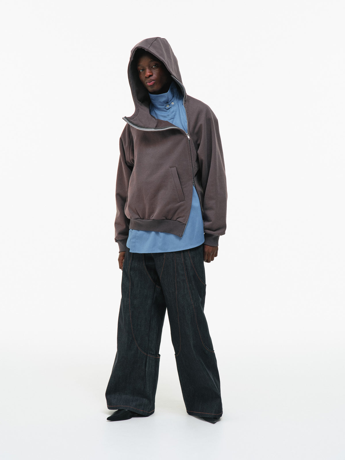 CURVED-ZIP HOODIE