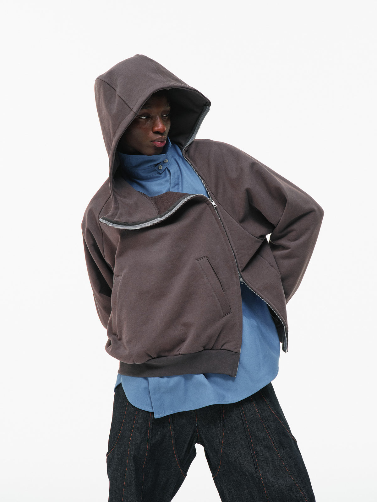 CURVED-ZIP HOODIE