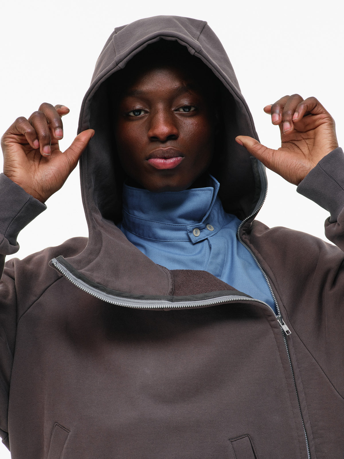 CURVED-ZIP HOODIE