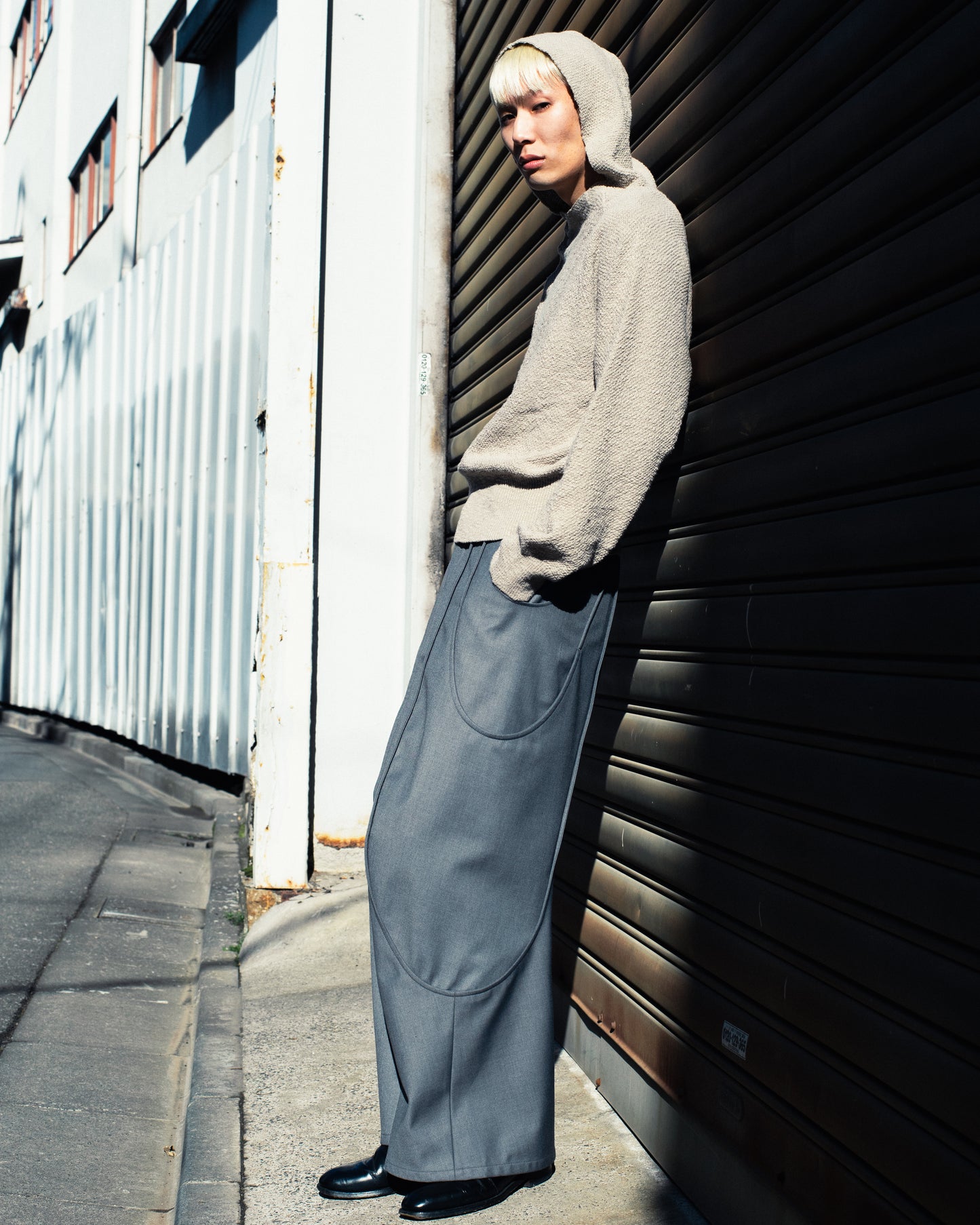 TUCK CURVE WIDE PANTS
