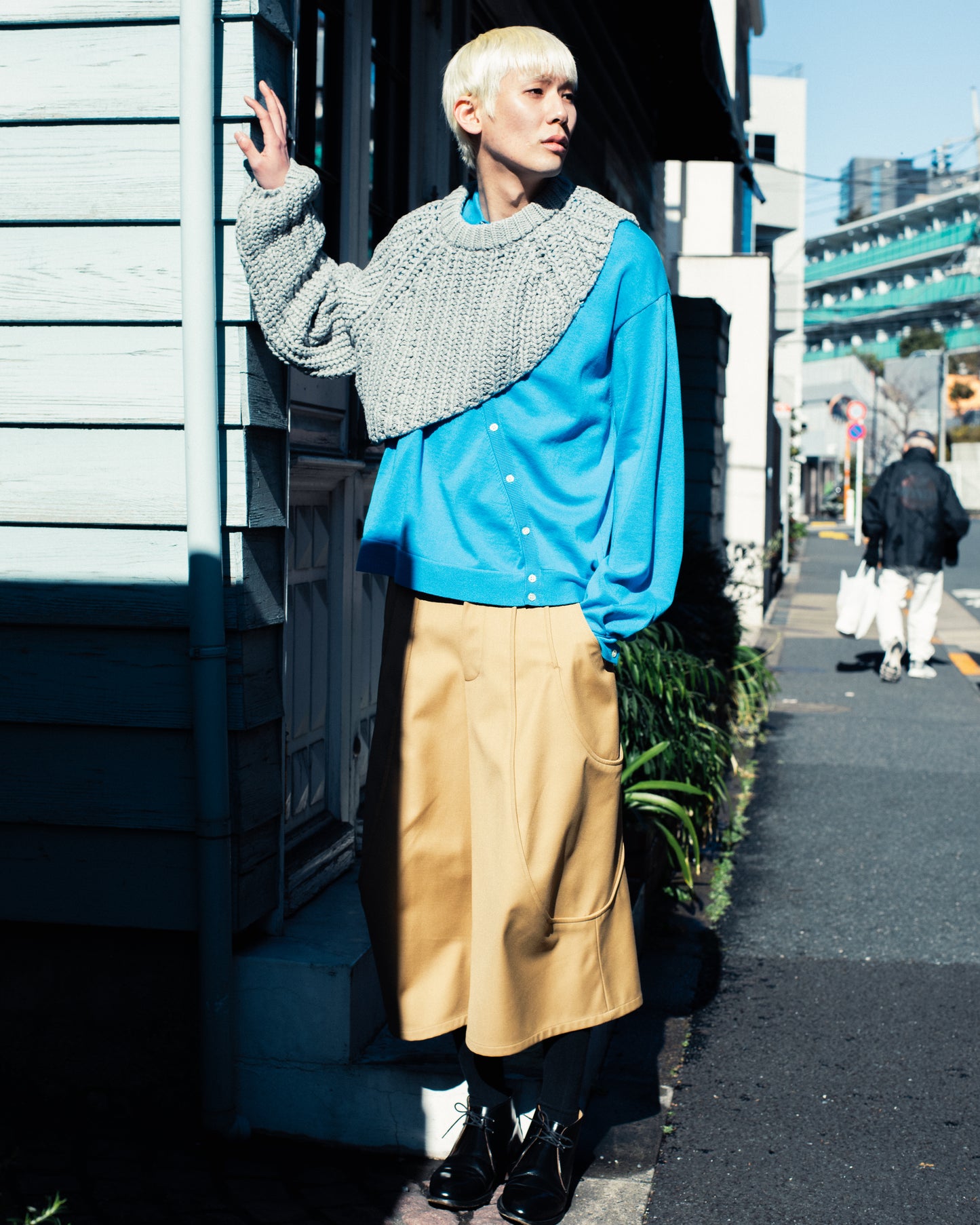 TUCK CURVE WIDE SHORTS