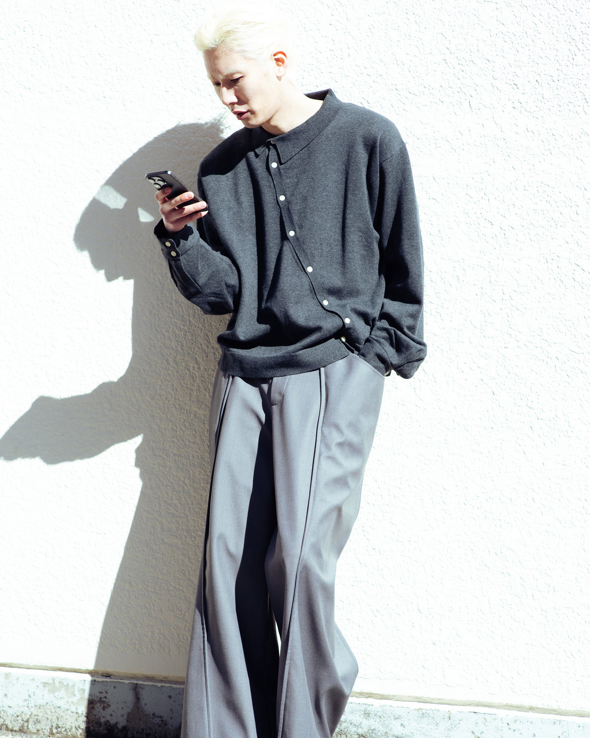 GRAY