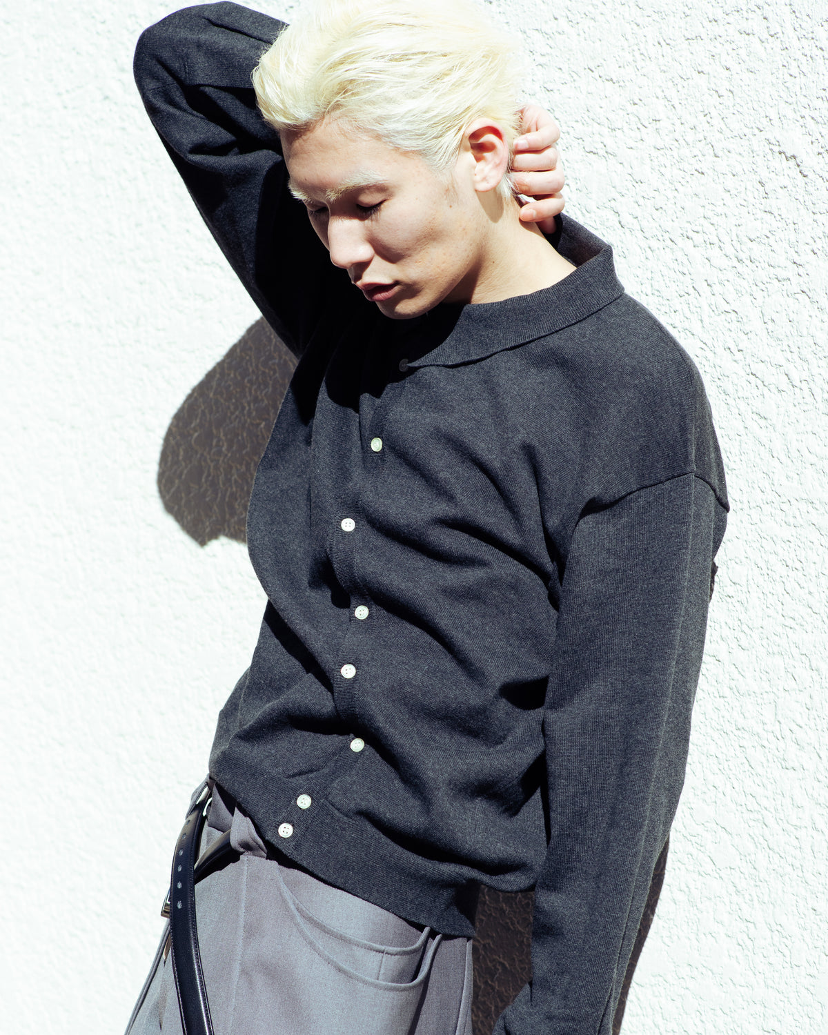 GRAY