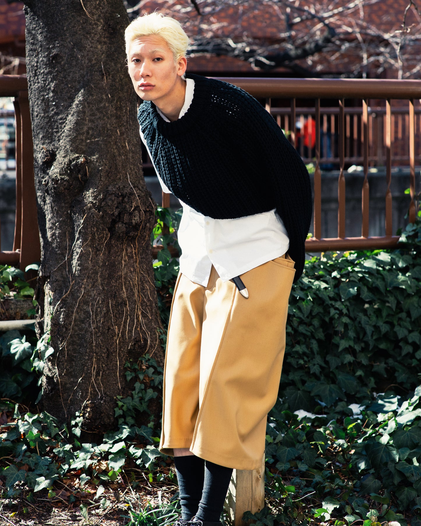 SHOULDER KNIT SWEATER