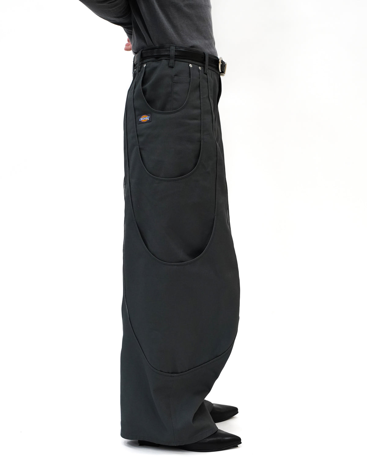 (×Dickies®) TUCK CURVE WIDE PANTS