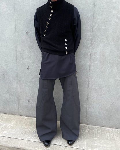 4TUCK FLARE PANTS